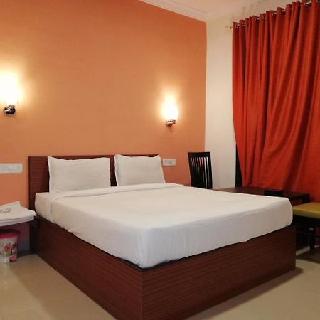 Elite Inn Lonavala Kültér fotó