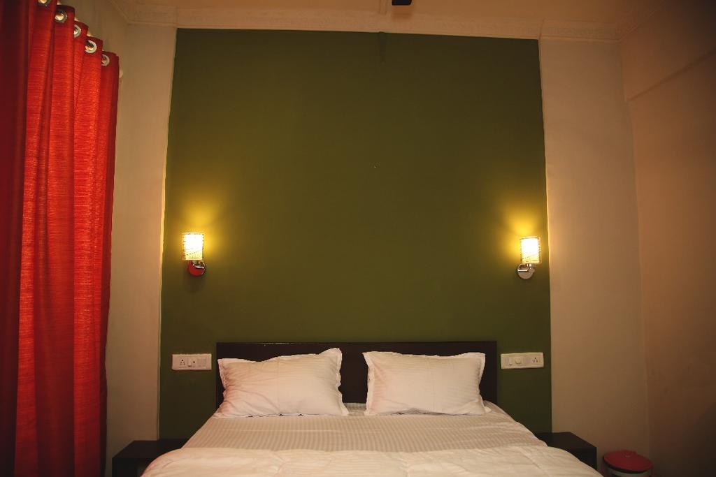 Elite Inn Lonavala Kültér fotó