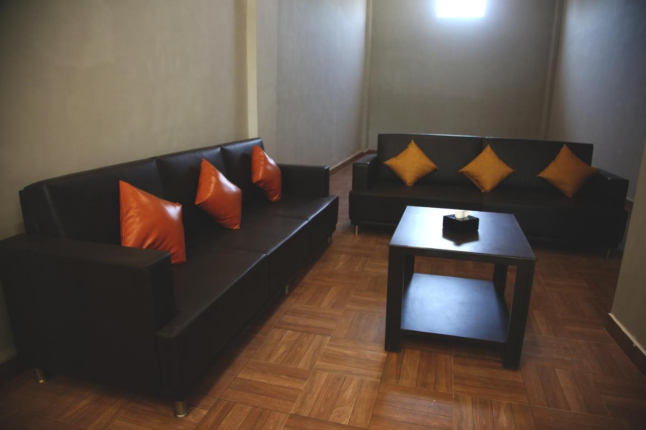 Elite Inn Lonavala Kültér fotó