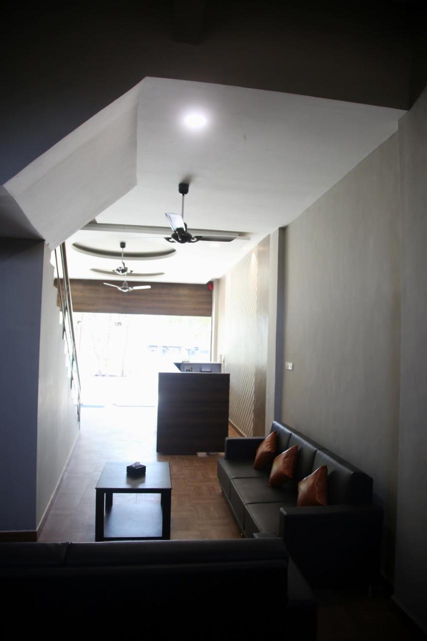Elite Inn Lonavala Kültér fotó