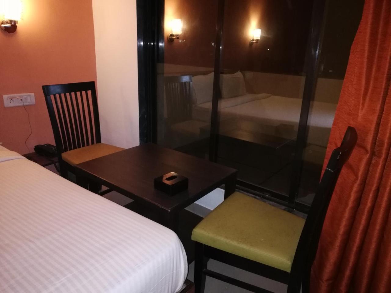Elite Inn Lonavala Kültér fotó