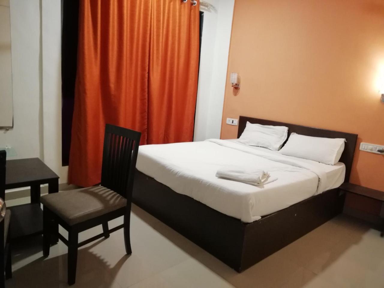 Elite Inn Lonavala Kültér fotó